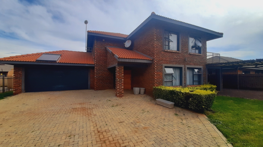 4 Bedroom Property for Sale in Potchefstroom Rural North West